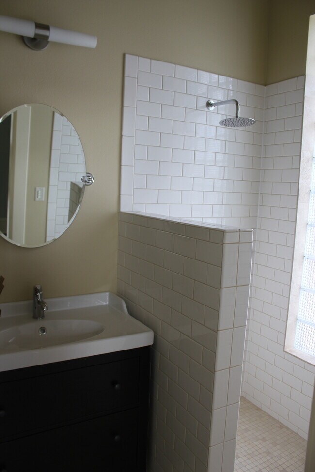 Building Photo - *The Kleinberg Building*