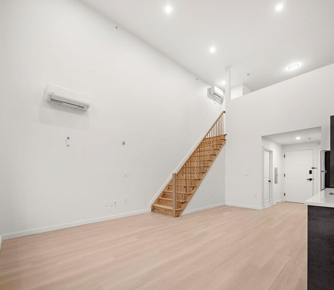 Building Photo - 1 Mallory Ave