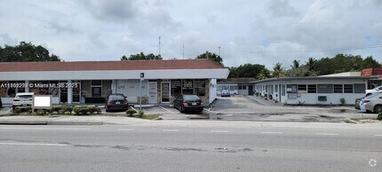 Building Photo - 6300 Miramar Pkwy