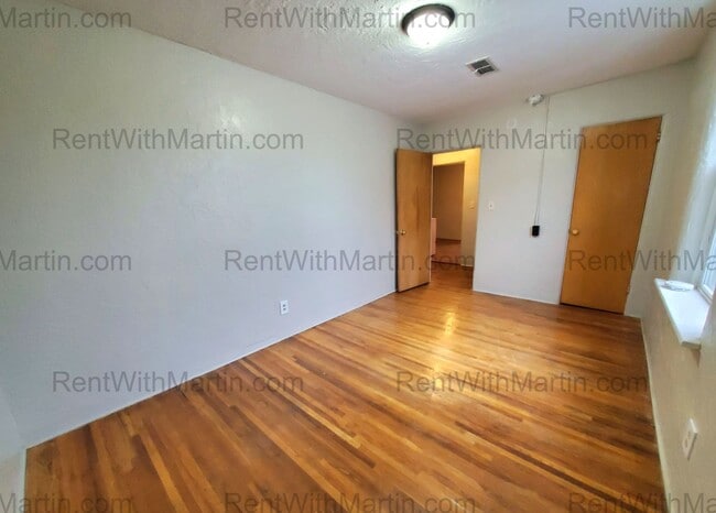 Building Photo - 9 N Frederick Ave