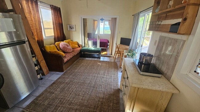 Building Photo - Oceanviews Private 1 bed / 1 bath sep. cottage. "INCL ALL utilities + WIFI internet". Furnished.