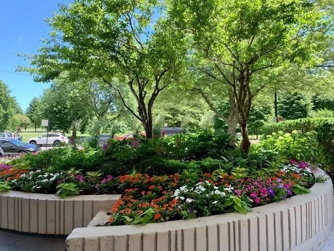 Building Photo - 5100 N Marine Dr