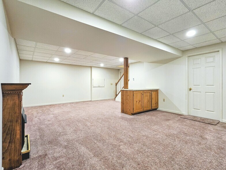 Building Photo - 357 Acorn Cir