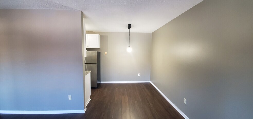 Building Photo - 2616 Harriet Ave