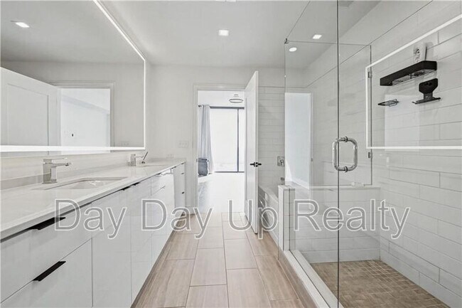 Building Photo - 788 West Marietta St NW