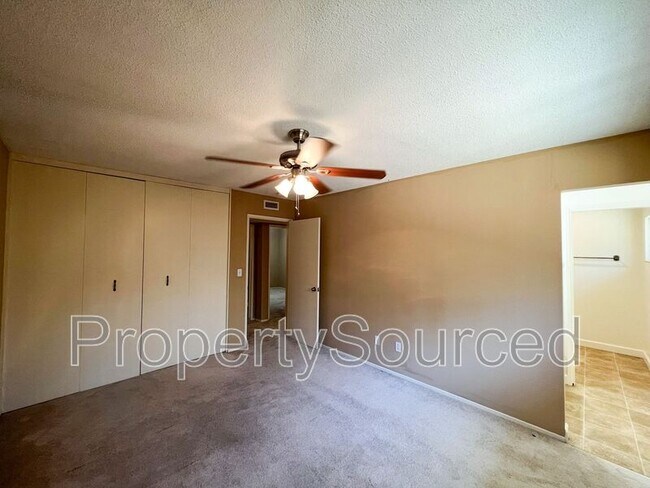 Building Photo - 320 E Granada Way