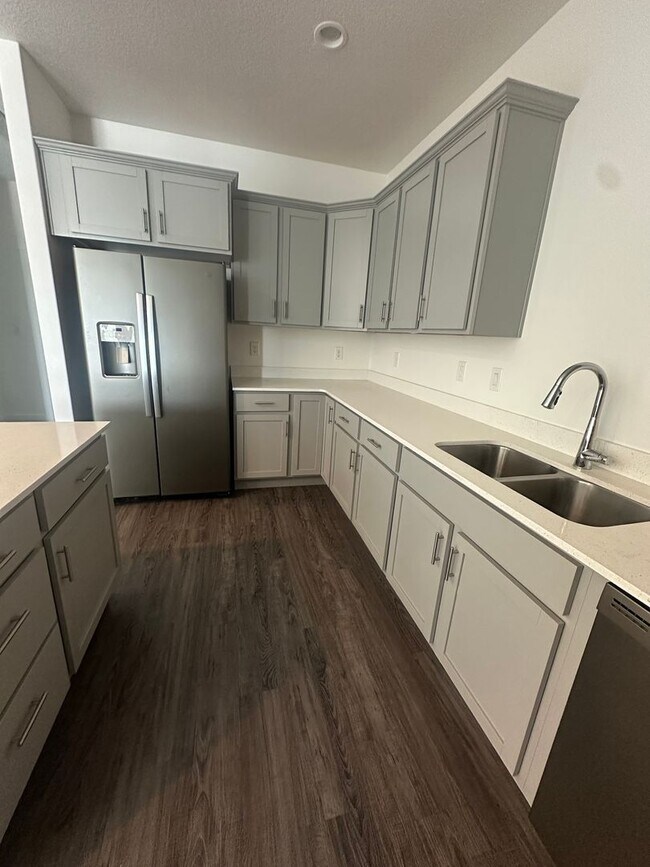 Building Photo - Gorgeous South Jordan Property!!!