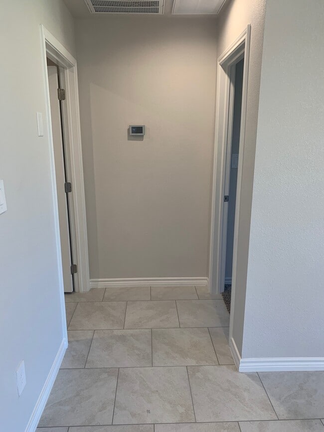 Building Photo - 7905 Schades Way