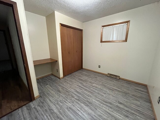 Building Photo - 2 bed 1 bath House