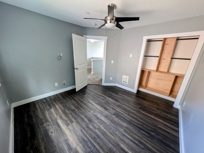 Building Photo - Stylish & Convenient Living - Bremerton 4 ...
