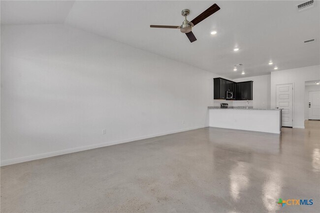 Building Photo - 902 Cherry Laurel Ln