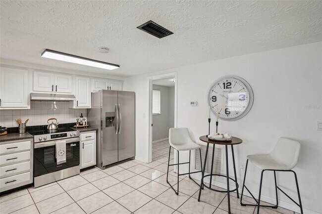 Building Photo - 3524 Cincinnati Dr