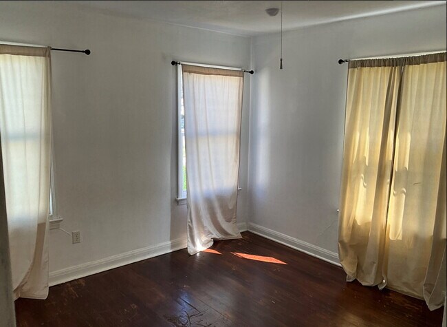Building Photo - Charming 3-Bedroom Home in San Antonio - P...