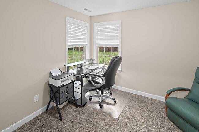 Building Photo - 305 Oleander Ln