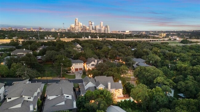 Building Photo - 1002 Meriden Ln