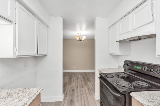 Building Photo - 9700 Leawood Blvd