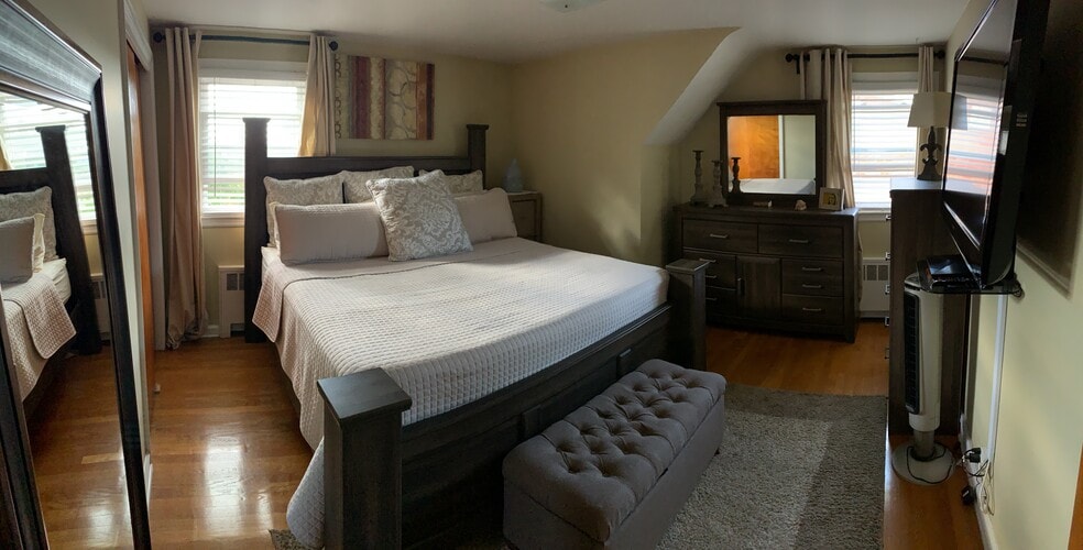 Bedroom 1 - 531 4th St