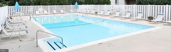 Building Photo - 7 Rockford Rd