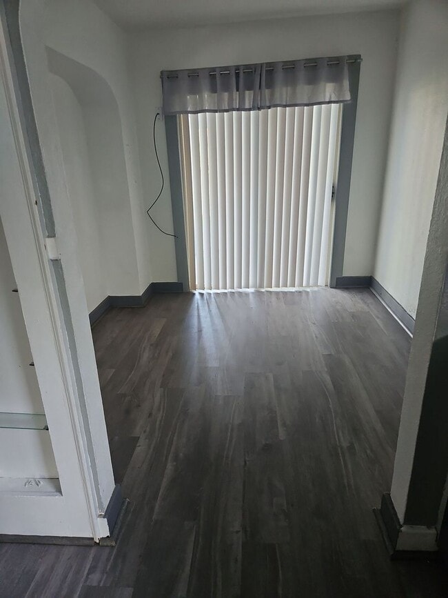 Building Photo - 2ba 1ba with Garage