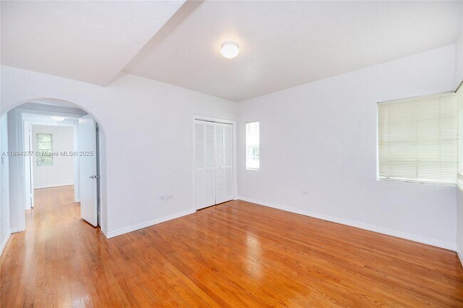 Building Photo - 32 Calabria Ave