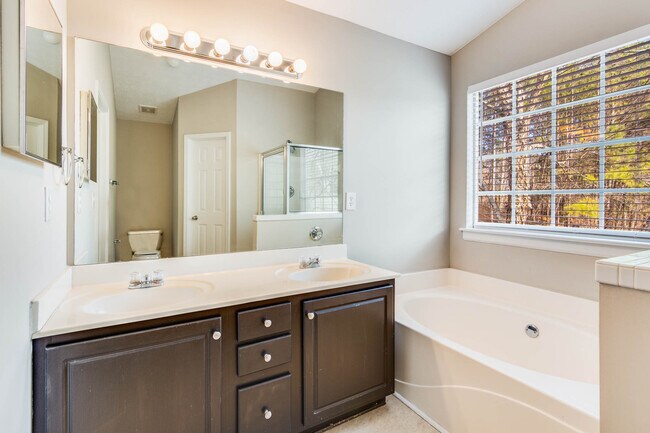 Building Photo - 945 Brushy Creek Ct