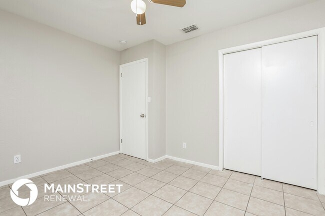 Building Photo - 205 Tangerine Dr