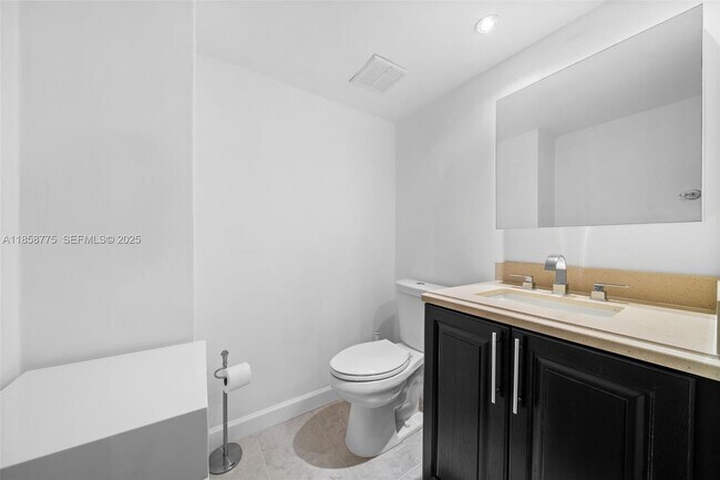 Building Photo - 290 174th St St