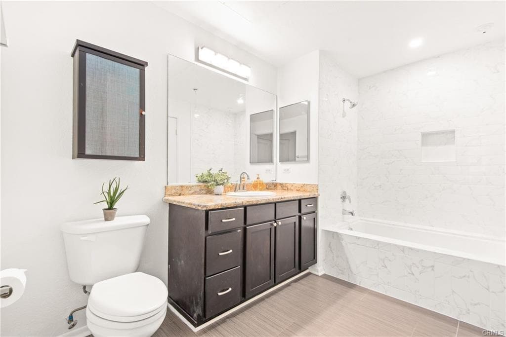 Building Photo - 6400 Crescent Park E