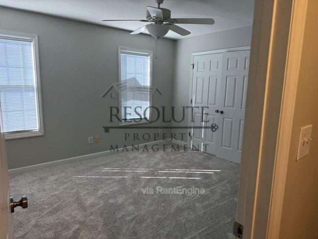 Building Photo - 303 Sugar Maple Ave