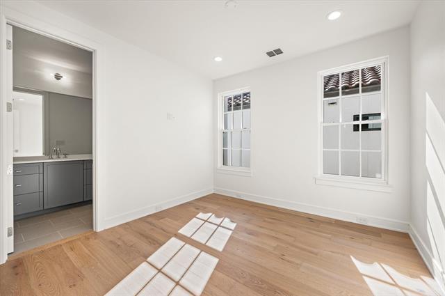 Building Photo - 2955 Sunset Blvd