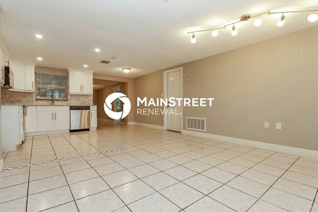 Building Photo - 3 Bedroom Pet-Friendly Home in Port Richey...