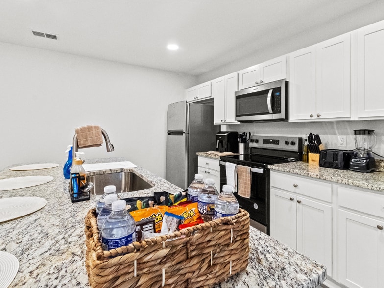 Building Photo - 1659 Legrand Rd