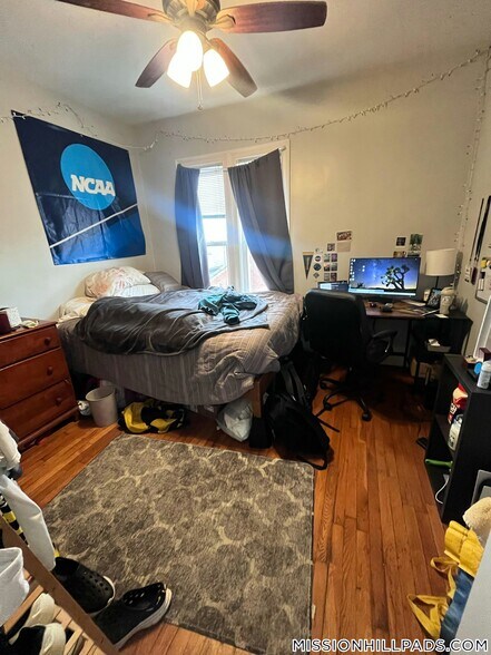 Building Photo - 731 Parker St