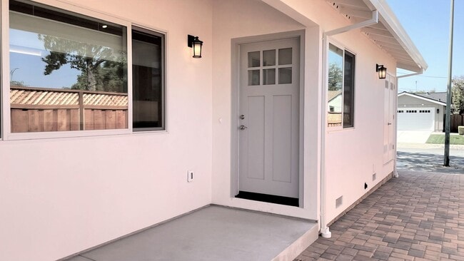 Building Photo - 2BD/2BA Sunnyvale Modern Home Near Apple Campus