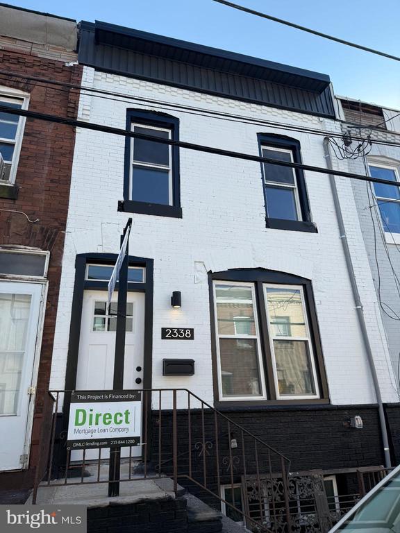 Building Photo - 2338 Fernon St