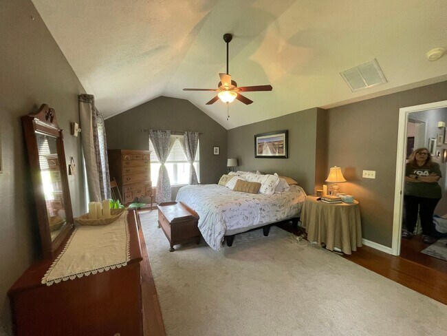 Building Photo - PRE-LEASING - Fully Furnished 6mo Short Term Rental in Ozark