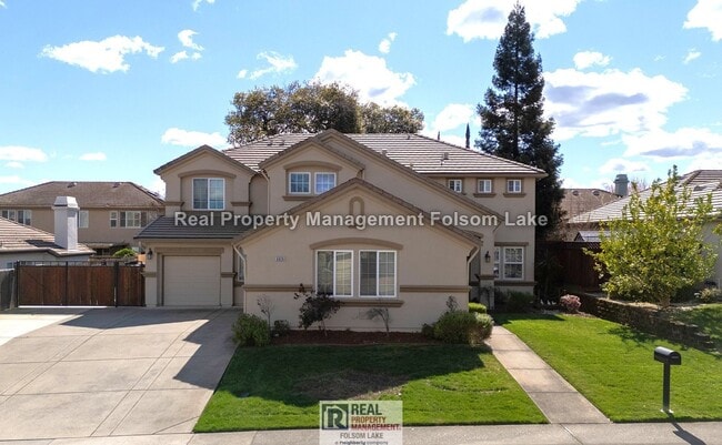 Building Photo - 5 Bedroom Carmichael Home + Large Bonus Room | 3-Car Garage & RV/Boat Parking