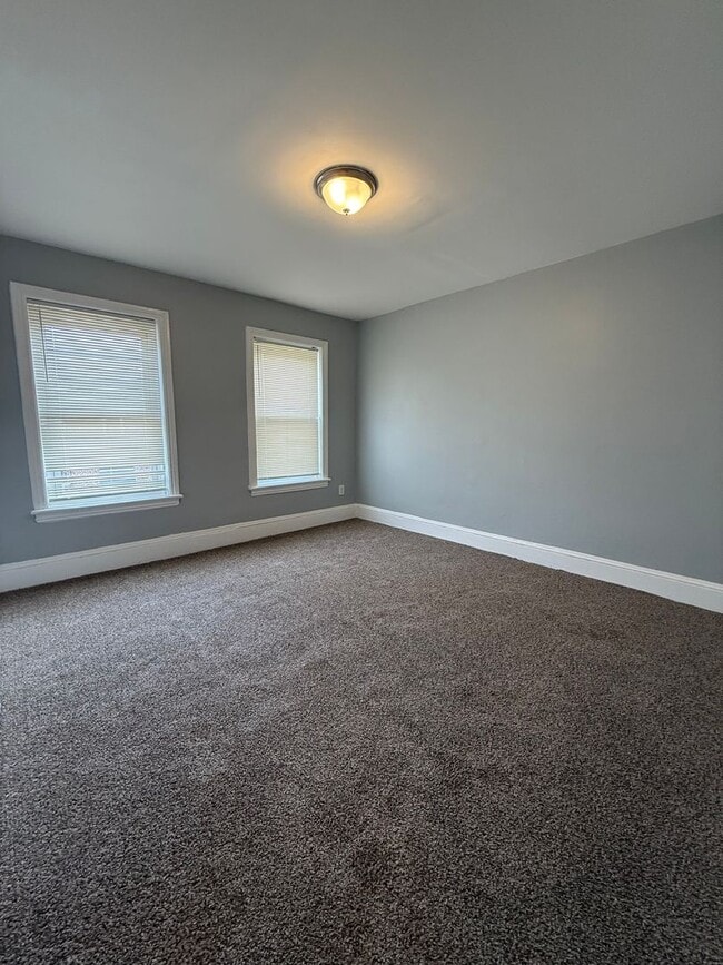 Building Photo - 103 Taylor St