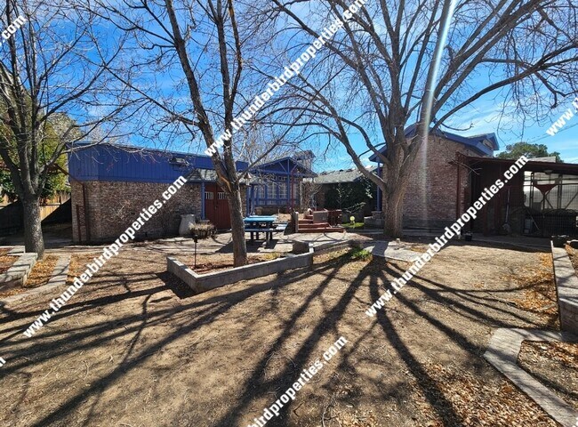 Building Photo - Lovely 3 bedroom, 2 baths in NE Heights!