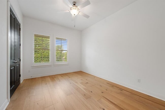 Building Photo - 13708 Golden Wave Loop