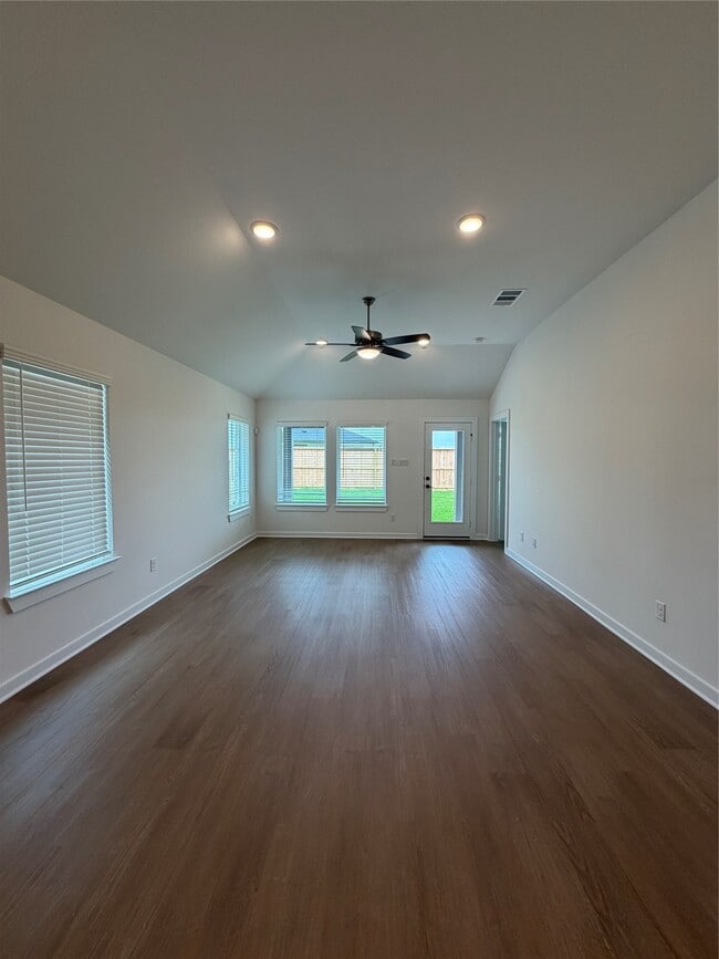 Building Photo - 8123 Kay Hbr Dr