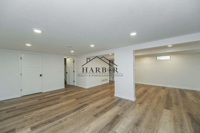 Building Photo - Single Family Home - Coming Soon!