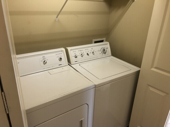 Building Photo - Modern Townhome Near Elmonica MAX – Minutes to Nike, Costco & Dining