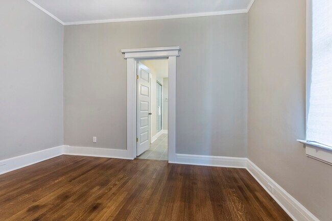 Building Photo - 1553 North Pkwy