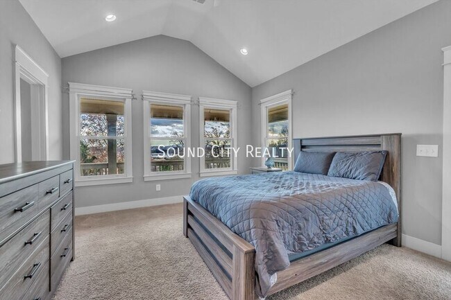 Building Photo - 1801 Sevier St