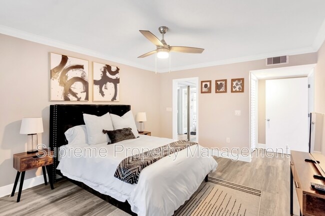 Building Photo - 1001 Pearce Dr