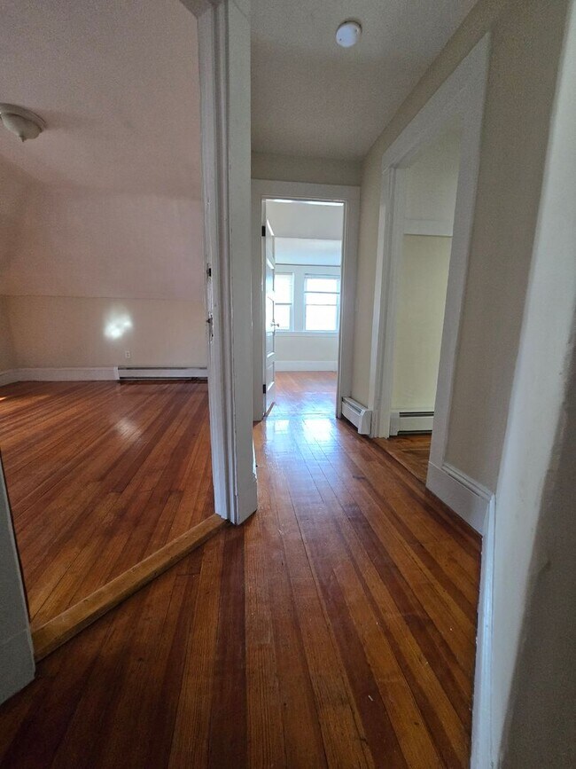 Building Photo - 8-10 Howard Street-Unit 10