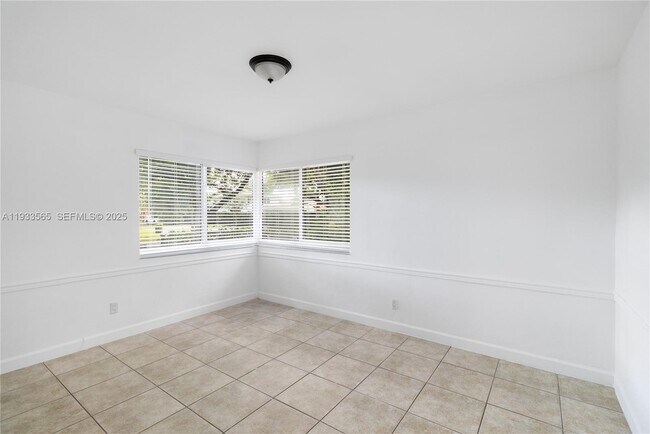 Building Photo - 1114 Genoa St