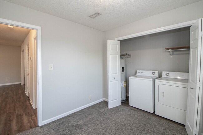 Building Photo - 145 Darlene Dr