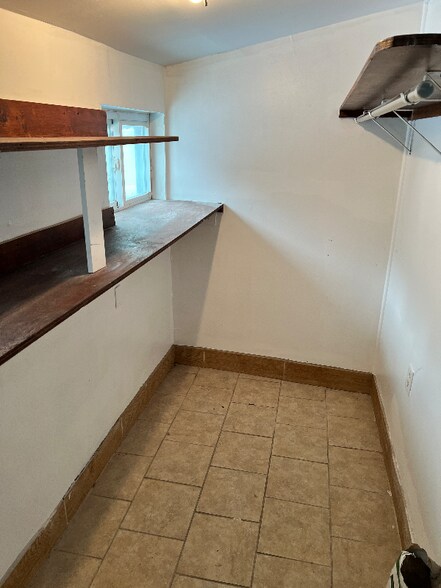 Building Photo - 2512 W Oxford St